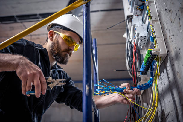 Best Licensed Electrician  in Holyoke, MA